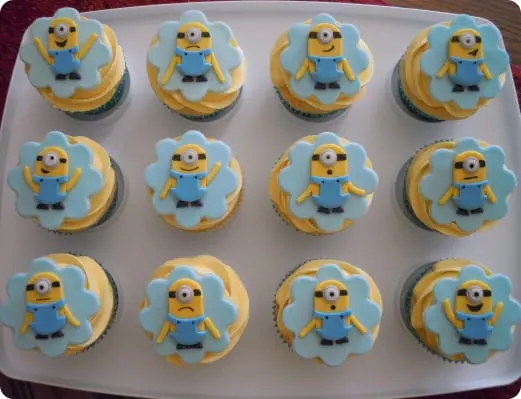Minions Cupcakes with Expressions