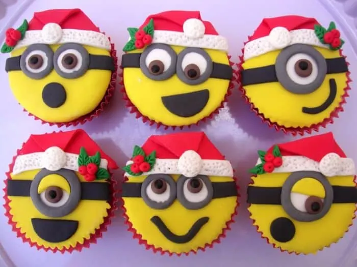 Santa Claus Minions Cupcakes