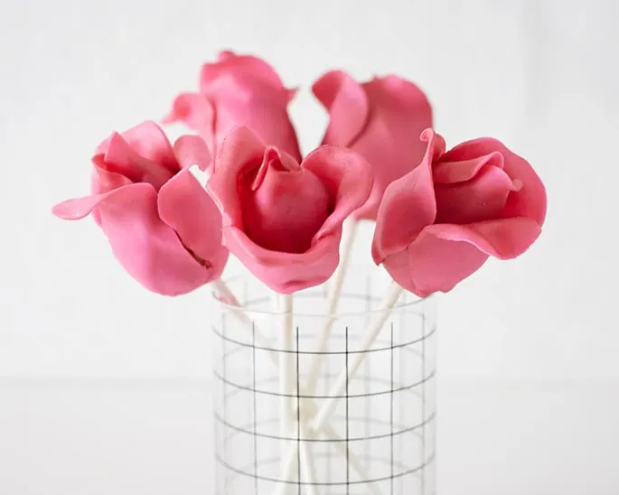 Simple Rose Cake Pops
