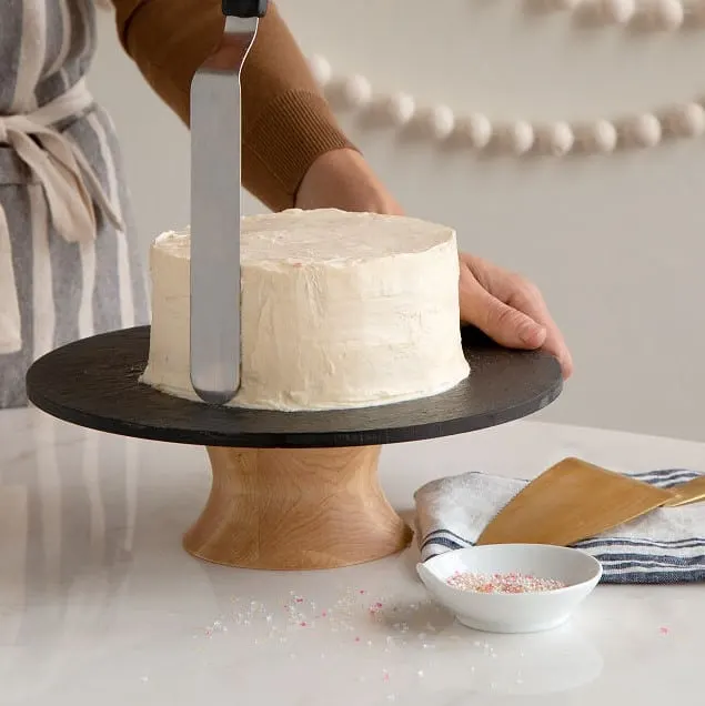 spin and serve cake decorating stand